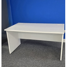 Lee and Plumpton Satellite Panel 1400 Desk in white